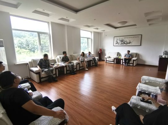 高新區三個街道辦事處走訪慰問駐地部隊官兵和優撫對象