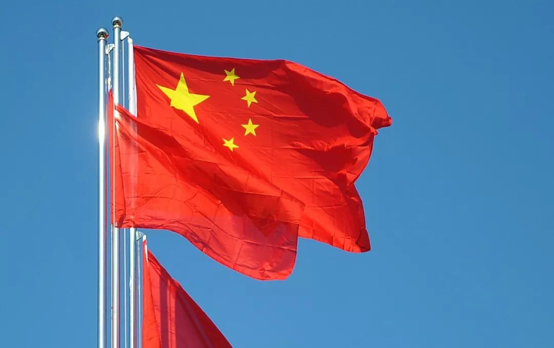 高新區(qū)舉行升國旗、唱國歌活動 抒發(fā)對祖國的熱愛