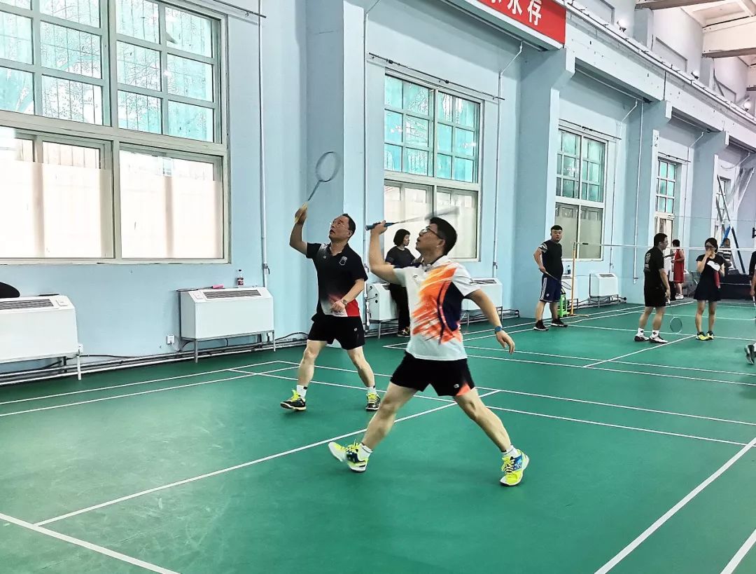 高新區(qū)慶祝新中國成立70周年羽毛球比賽開賽