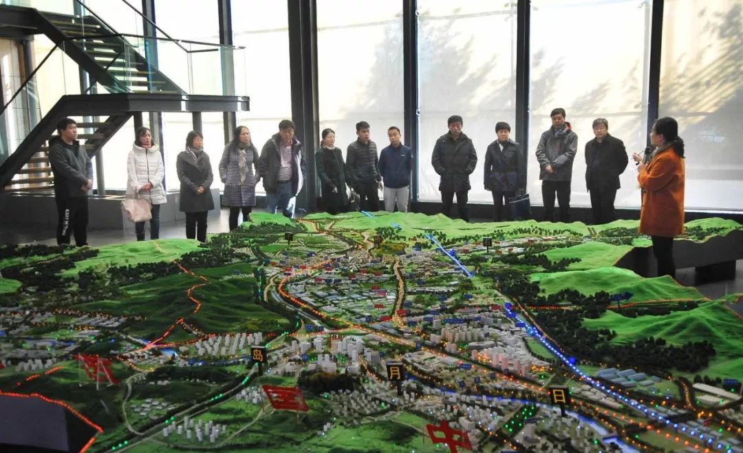 遼寧大學到高新區考察調研