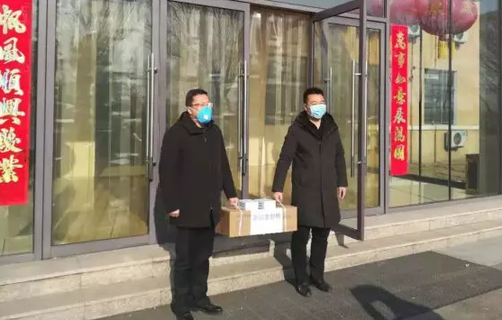 遼寧新宗康向高新區管委會捐贈消殺物資