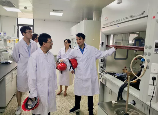 加大校企合作 創新共贏發展——上藥北方藥業與沈陽農業大學生物科學技術學院舉行校企合作座談會暨教學科研實習基地授牌儀式