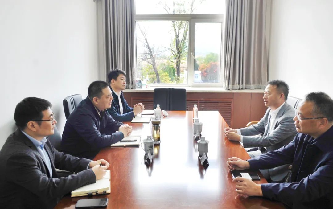 【藥都要聞】張宏斌會見遼寧宏遠醫藥有限公司董事長趙國林一行