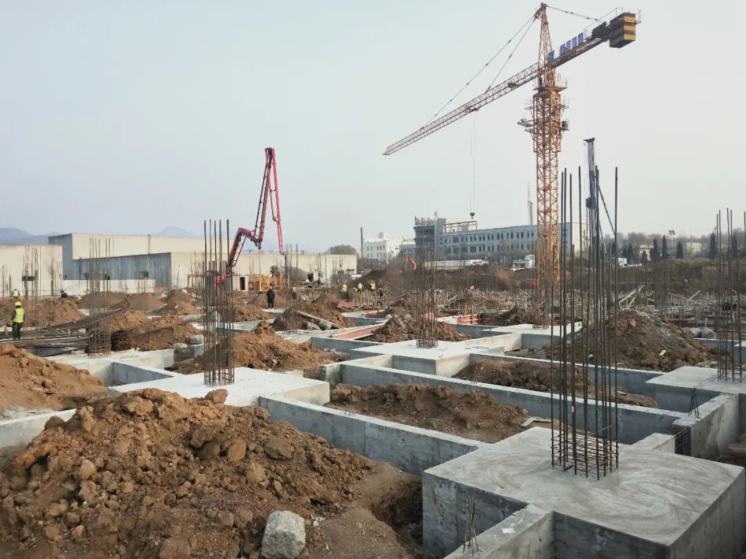 【遼寧日報】重大項目建設進行時丨本溪紅球生物全智能生產基地項目加緊建設