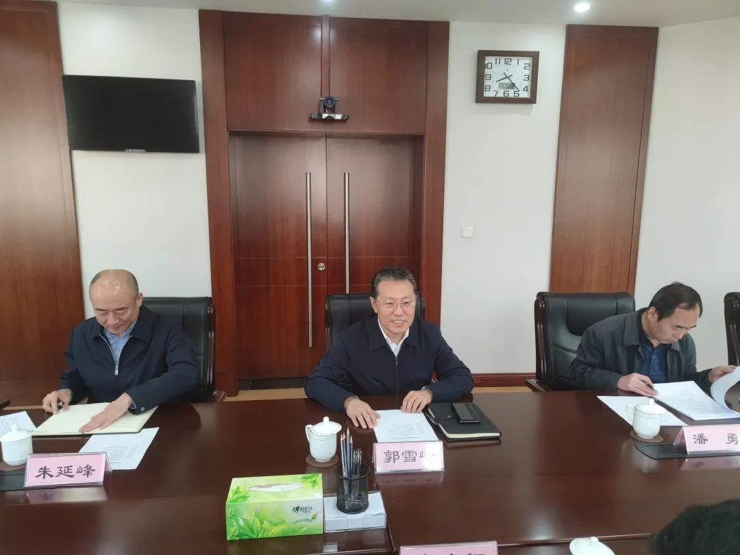 【藥都要聞】郭雪峰會(huì)見海憑集團(tuán)董事長(zhǎng)宋廣征，中國(guó)藥都成立醫(yī)療器械創(chuàng)新服務(wù)站，一批高端醫(yī)療器械落戶在即