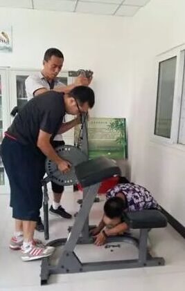 市委老干部局為祥和社區捐贈健身器材