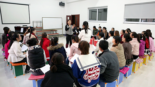 遼寧省實驗學校本溪分校有了教師合唱團