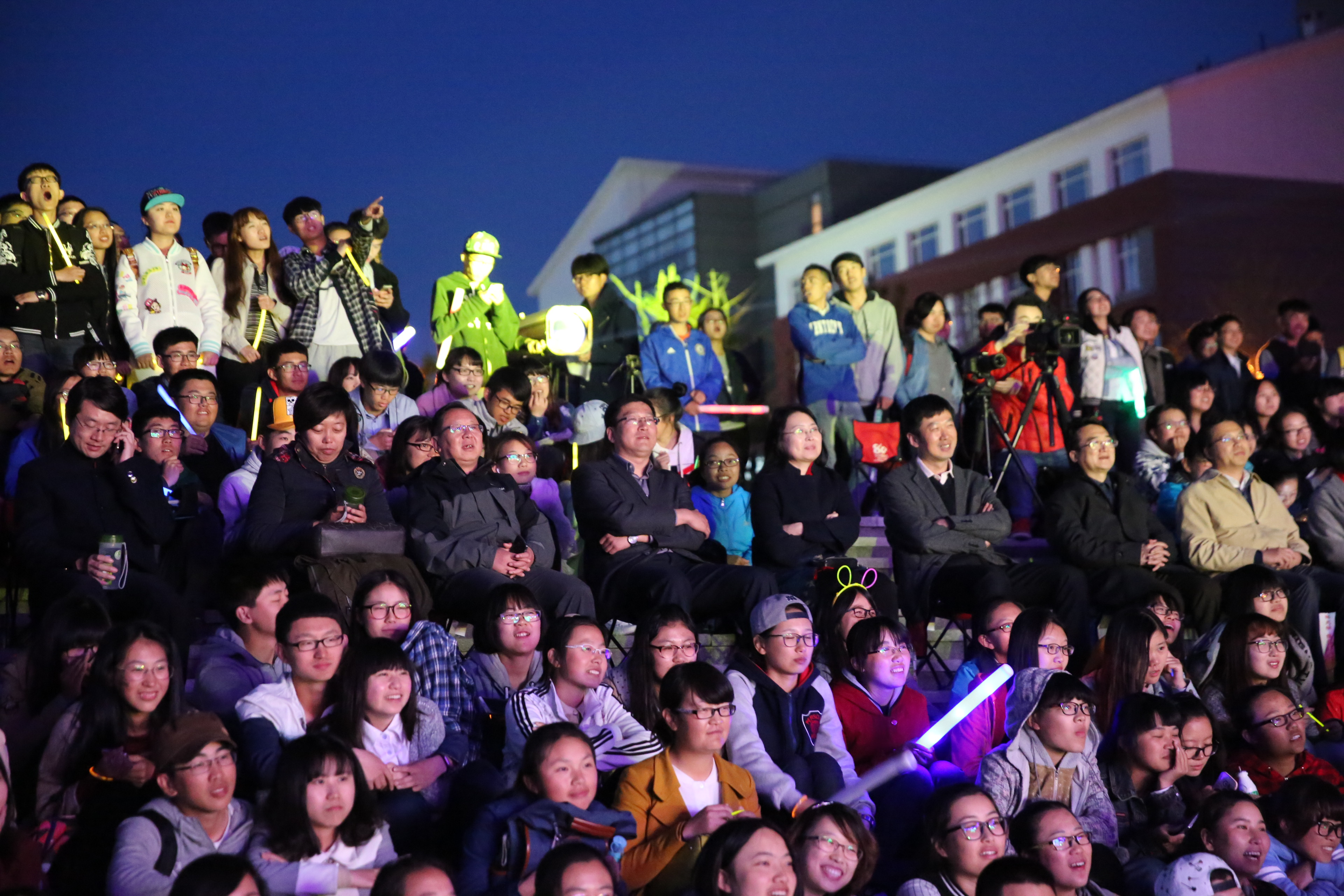 沈陽藥科大學舉行紀念“五四”專場文藝演出