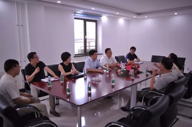 楊軍生深入醫藥企業調研