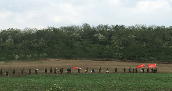 松木堡村黨員以實際行動學習毛豐美精神