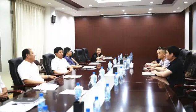 楊軍生會(huì)見鐵牛集團(tuán)副總裁 加快易辰國際廣場(chǎng)項(xiàng)目建設(shè)進(jìn)程