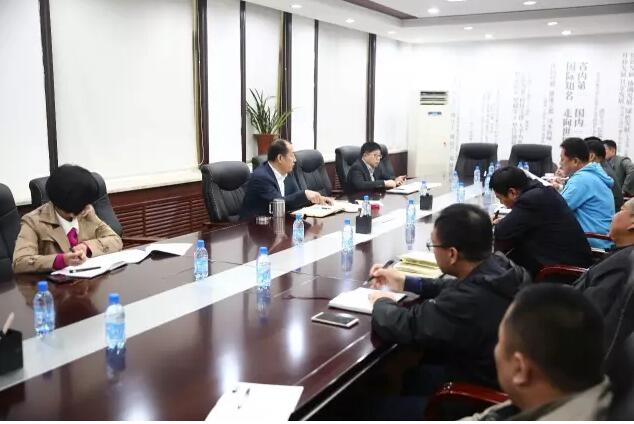 高新區(qū)召開(kāi)秸稈禁燒工作推進(jìn)會(huì)